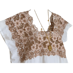 Hipil bordado de renacimiento color café